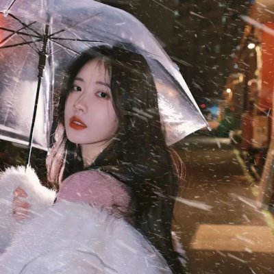 蓝天花朵
